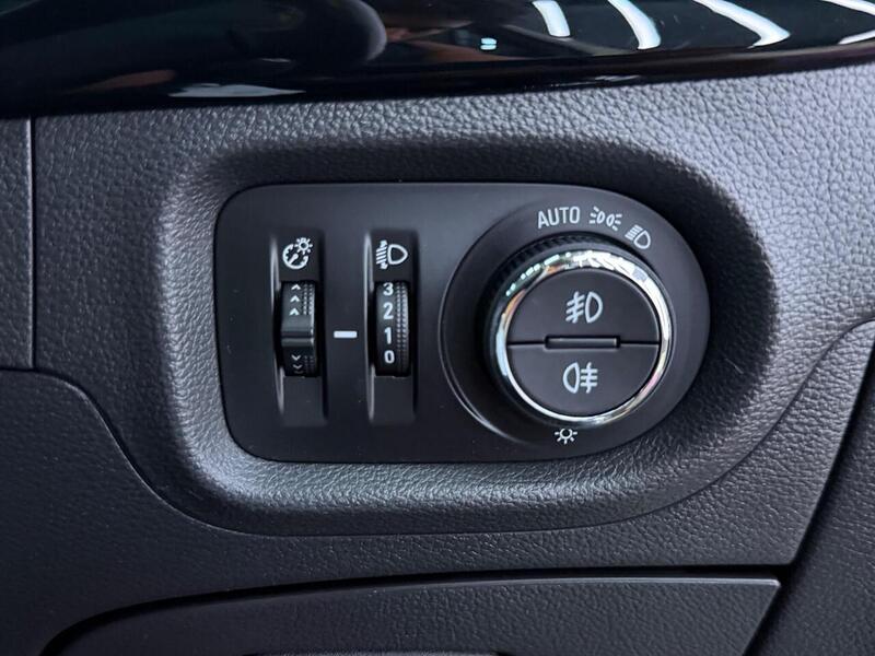 Vauxhall Astra 1.4i Turbo Elite Nav Euro 6 5dr - U711