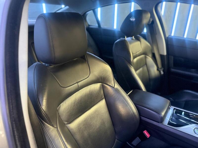 Jaguar XF 3.0d S V6 Premium Luxury Auto Euro 5 4dr - U713