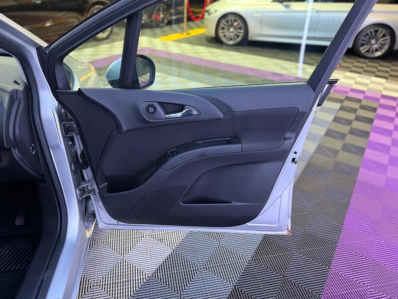 Vauxhall Meriva 1.4i Turbo Exclusiv Auto Euro 6 5dr - U733
