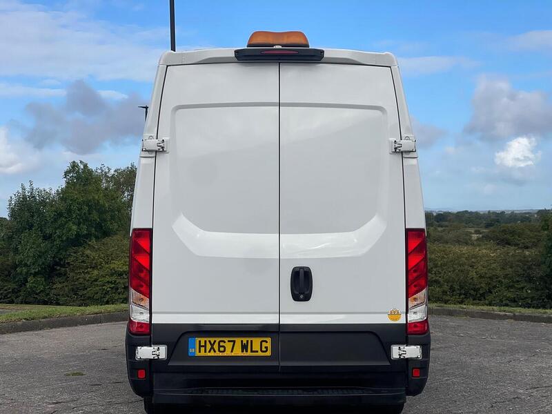 Iveco Daily Daily 2.3 TD 14V 35S 3520 (Business) L2 H2 5dr - U74