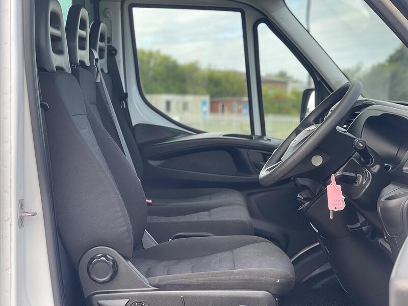 Iveco Daily Daily 2.3 TD 14V 35S 3520 (Business) L2 H2 5dr - U74