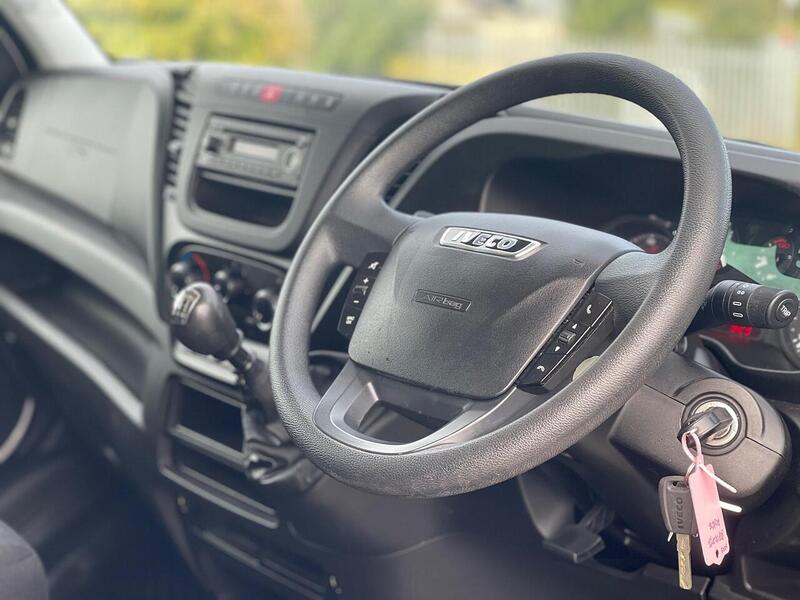 Iveco Daily Daily 2.3 TD 14V 35S 3520 (Business) L2 H2 5dr - U74