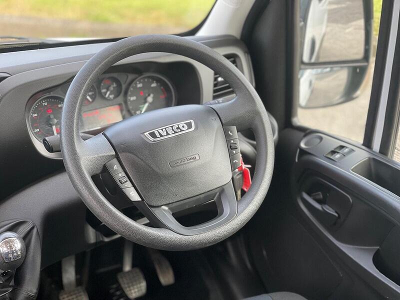 Iveco Daily Daily 2.3 TD 14V 35S 3520 (Business) L2 H2 5dr - U74