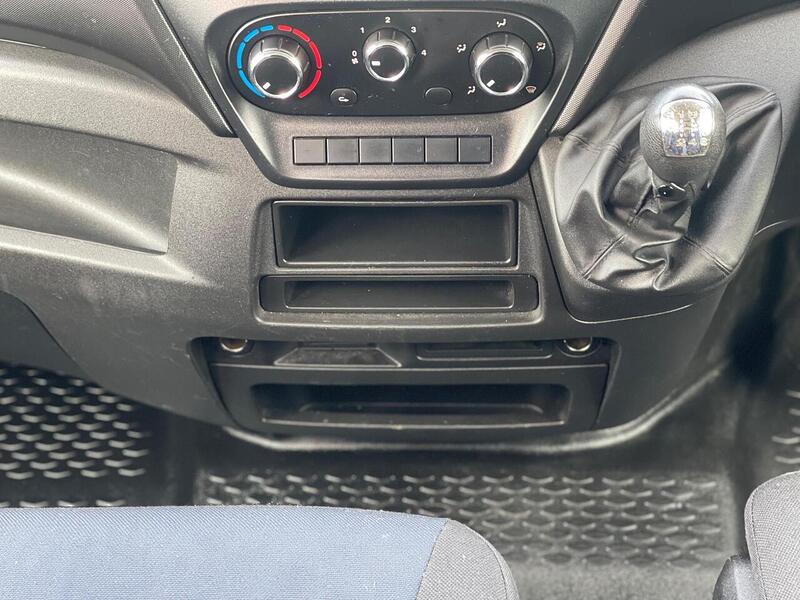 Iveco Daily Daily 2.3 TD 14V 35S 3520 (Business) L2 H2 5dr - U74