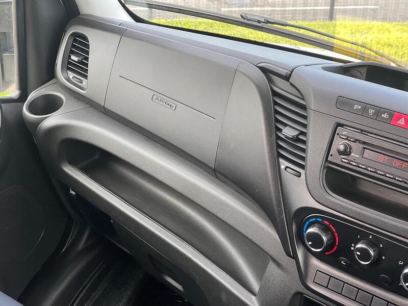 Iveco Daily Daily 2.3 TD 14V 35S 3520 (Business) L2 H2 5dr - U74