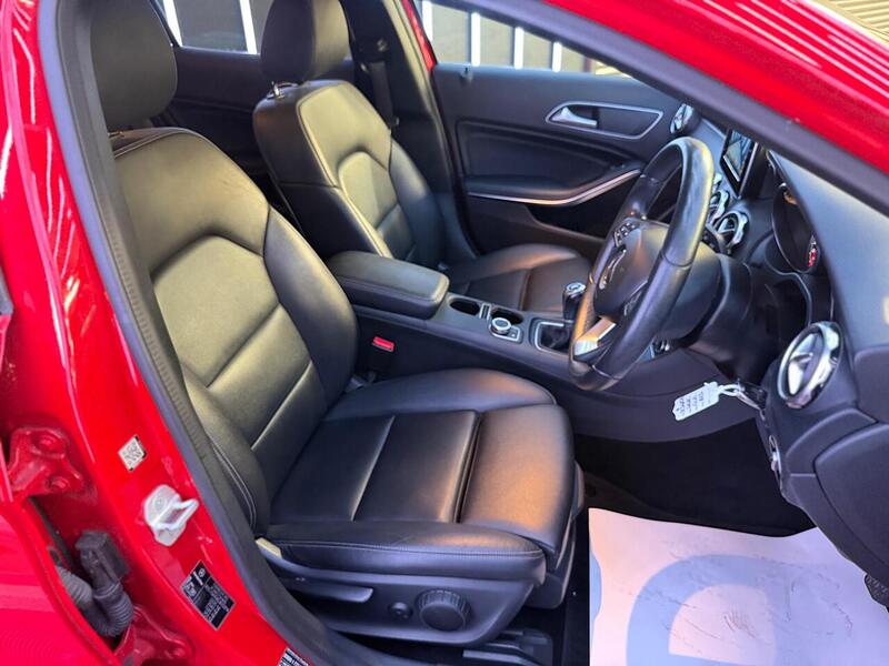 Mercedes-Benz GLA GLA SE SUV 2 Manual Diesel - U753