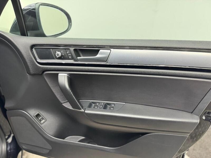 Volkswagen Touareg 3.0 TDI V6 BlueMotion Tech R-Line Tiptronic 4WD Euro 6 (s/s) 5dr - U94