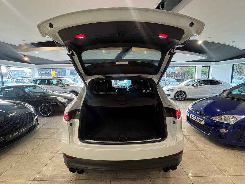 Porsche Cayenne 3.0T V6 GPF SUV 5dr Petrol TiptronicS 4WD Euro 6 (s/s) (340 ps) - U3829