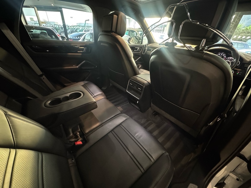 Porsche Cayenne 3.0T V6 GPF SUV 5dr Petrol TiptronicS 4WD Euro 6 (s/s) (340 ps) - U3829