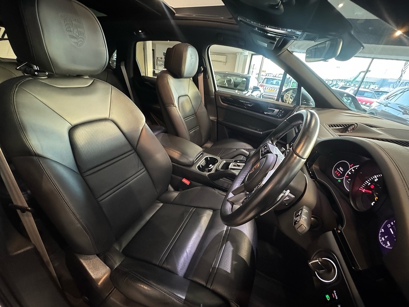 Porsche Cayenne 3.0T V6 GPF SUV 5dr Petrol TiptronicS 4WD Euro 6 (s/s) (340 ps) - U3829