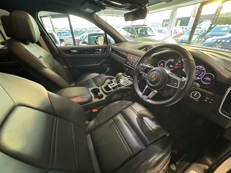 Porsche Cayenne 3.0T V6 GPF SUV 5dr Petrol TiptronicS 4WD Euro 6 (s/s) (340 ps) - U3829