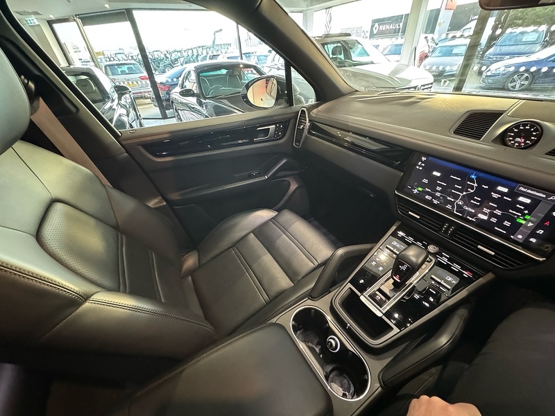 Porsche Cayenne 3.0T V6 GPF SUV 5dr Petrol TiptronicS 4WD Euro 6 (s/s) (340 ps) - U3829