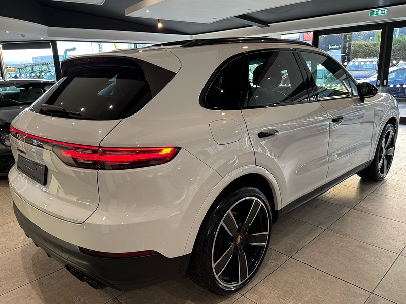 Porsche Cayenne 3.0T V6 GPF SUV 5dr Petrol TiptronicS 4WD Euro 6 (s/s) (340 ps) - U3829
