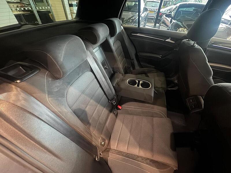 Volkswagen Golf 2.0 TSI BlueMotion Tech R Hatchback 5dr Petrol DSG 4Motion Euro 6 (s/s) (310 ps) - U5546