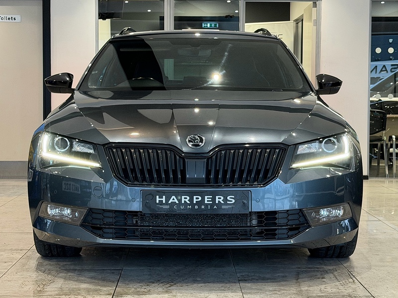 Skoda Superb 2.0 TDI SportLine Estate 5dr Diesel DSG Euro 6 (s/s) (190 ps) - U5934