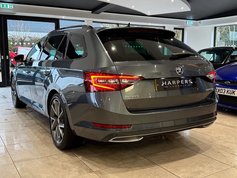 Skoda Superb 2.0 TDI SportLine Estate 5dr Diesel DSG Euro 6 (s/s) (190 ps) - U5934