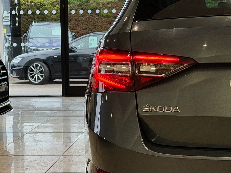 Skoda Superb 2.0 TDI SportLine Estate 5dr Diesel DSG Euro 6 (s/s) (190 ps) - U5934