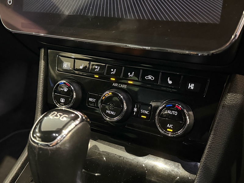 Skoda Superb 2.0 TDI SportLine Estate 5dr Diesel DSG Euro 6 (s/s) (190 ps) - U5934