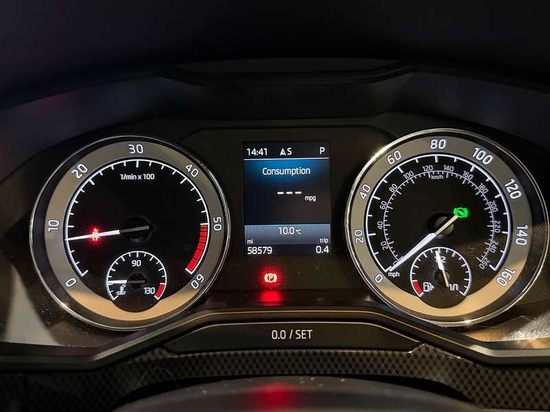 Skoda Superb 2.0 TDI SportLine Estate 5dr Diesel DSG Euro 6 (s/s) (190 ps) - U5934