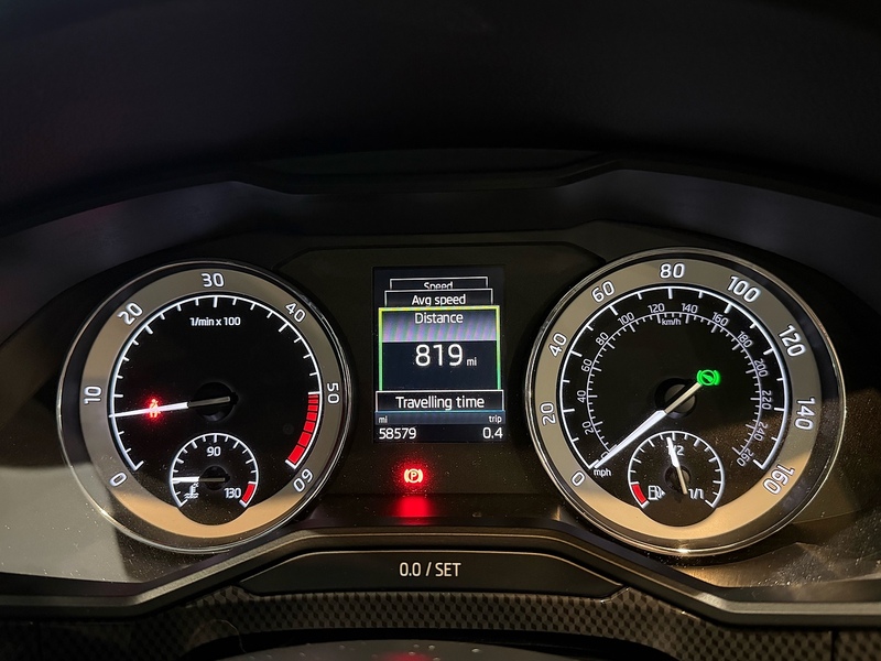 Skoda Superb 2.0 TDI SportLine Estate 5dr Diesel DSG Euro 6 (s/s) (190 ps) - U5934