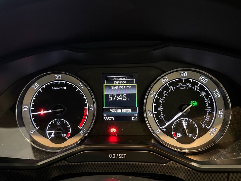 Skoda Superb 2.0 TDI SportLine Estate 5dr Diesel DSG Euro 6 (s/s) (190 ps) - U5934