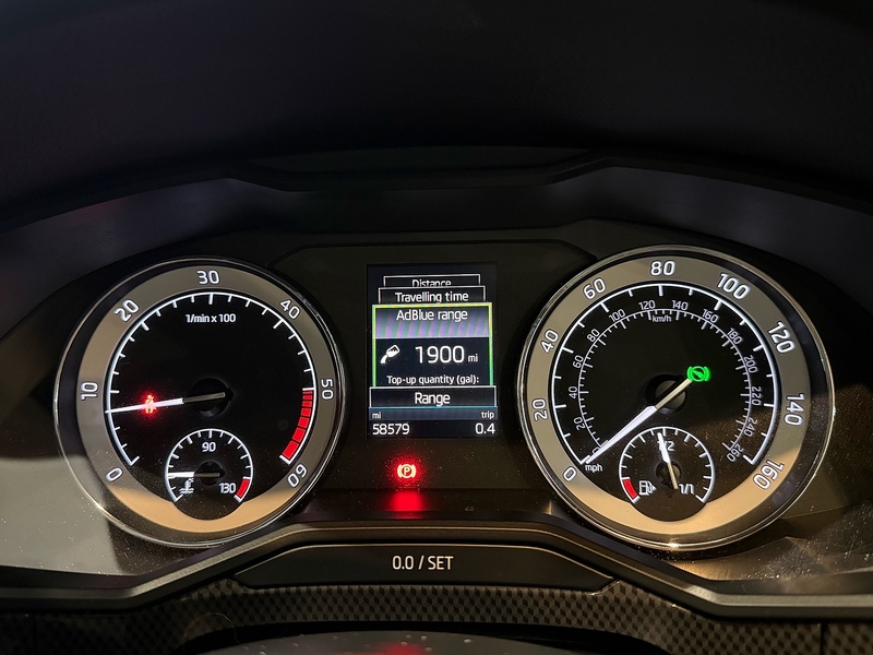 Skoda Superb 2.0 TDI SportLine Estate 5dr Diesel DSG Euro 6 (s/s) (190 ps) - U5934