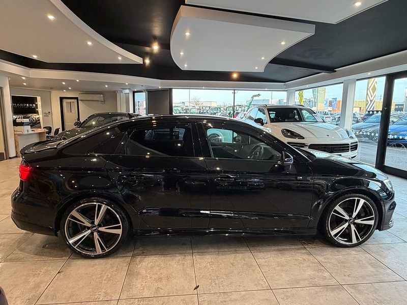 Audi RS3 2.5 TFSI Saloon 4dr Petrol S Tronic quattro Euro 6 (s/s) (400 ps) 2.5 4dr Saloon Automatic Petrol - U5996