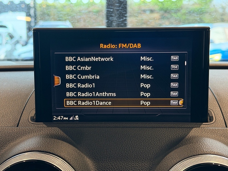 Audi RS3 2.5 TFSI Saloon 4dr Petrol S Tronic quattro Euro 6 (s/s) (400 ps) 2.5 4dr Saloon Automatic Petrol - U5996