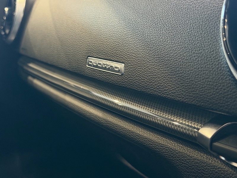 Audi RS3 2.5 TFSI Saloon 4dr Petrol S Tronic quattro Euro 6 (s/s) (400 ps) 2.5 4dr Saloon Automatic Petrol - U5996