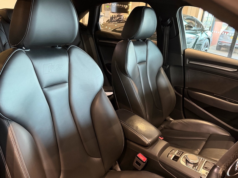 Audi RS3 2.5 TFSI Saloon 4dr Petrol S Tronic quattro Euro 6 (s/s) (400 ps) 2.5 4dr Saloon Automatic Petrol - U5996