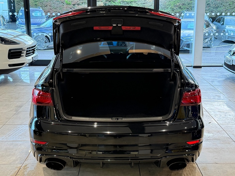 Audi RS3 2.5 TFSI Saloon 4dr Petrol S Tronic quattro Euro 6 (s/s) (400 ps) 2.5 4dr Saloon Automatic Petrol - U5996