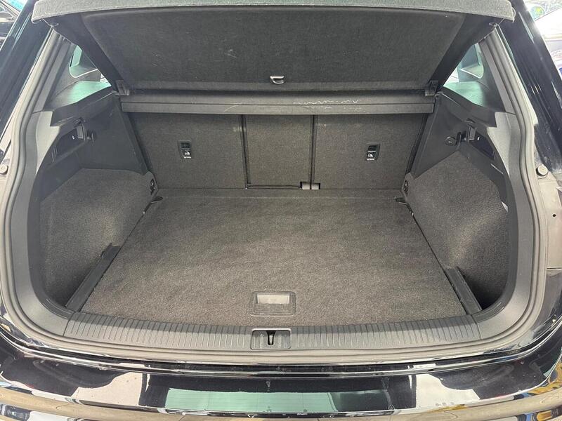Volkswagen Tiguan 2.0 TDI R-Line SUV 5dr Diesel Manual 4Motion Euro 6 (s/s) (150 ps) - U5998