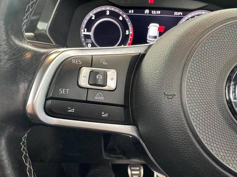 Volkswagen Tiguan 2.0 TDI R-Line SUV 5dr Diesel Manual 4Motion Euro 6 (s/s) (150 ps) - U5998