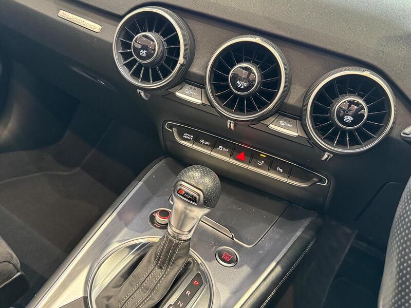 Audi TT 2.0 TFSI 45 S line Roadster 2dr Petrol S Tronic quattro Euro 6 (s/s) (245 ps) - U5999