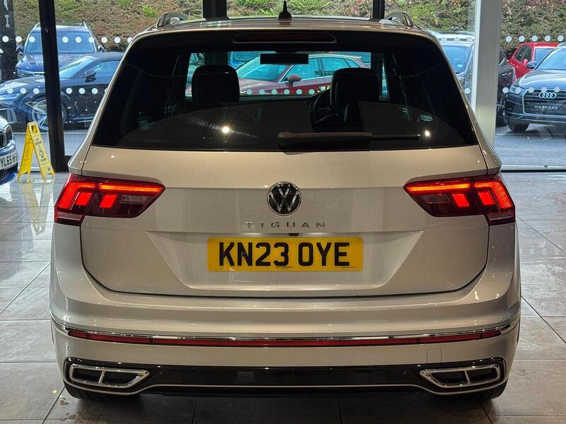 Volkswagen Tiguan 2.0 TDI R-Line SUV 5dr Diesel DSG Euro 6 (s/s) (150 ps) - U6043
