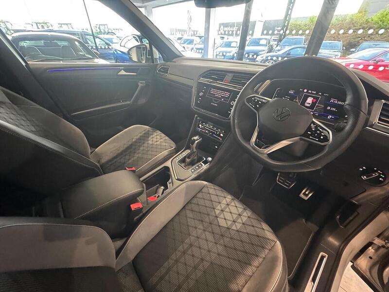 Volkswagen Tiguan 2.0 TDI R-Line SUV 5dr Diesel DSG Euro 6 (s/s) (150 ps) - U6043