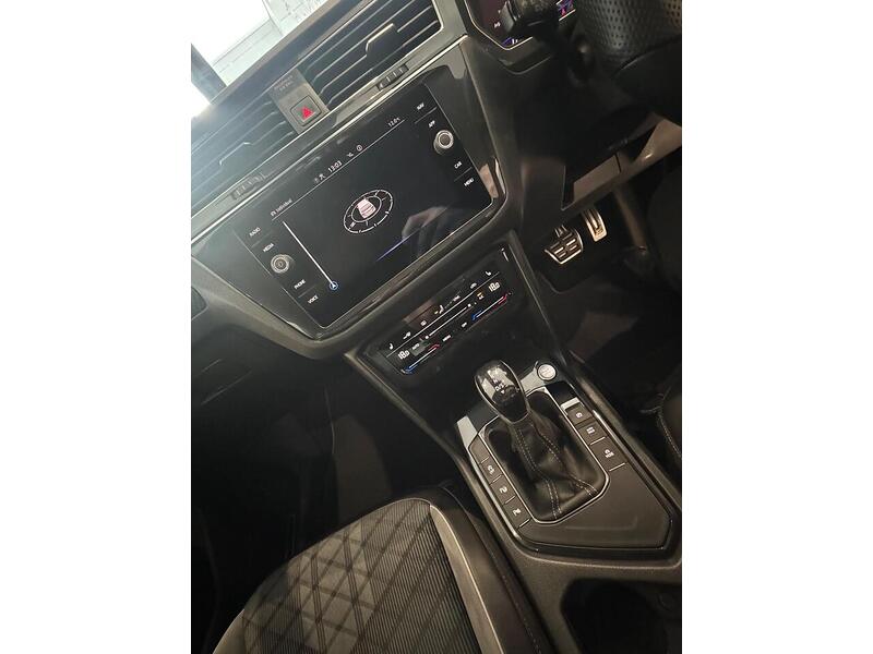 Volkswagen Tiguan 2.0 TDI R-Line SUV 5dr Diesel DSG Euro 6 (s/s) (150 ps) - U6043