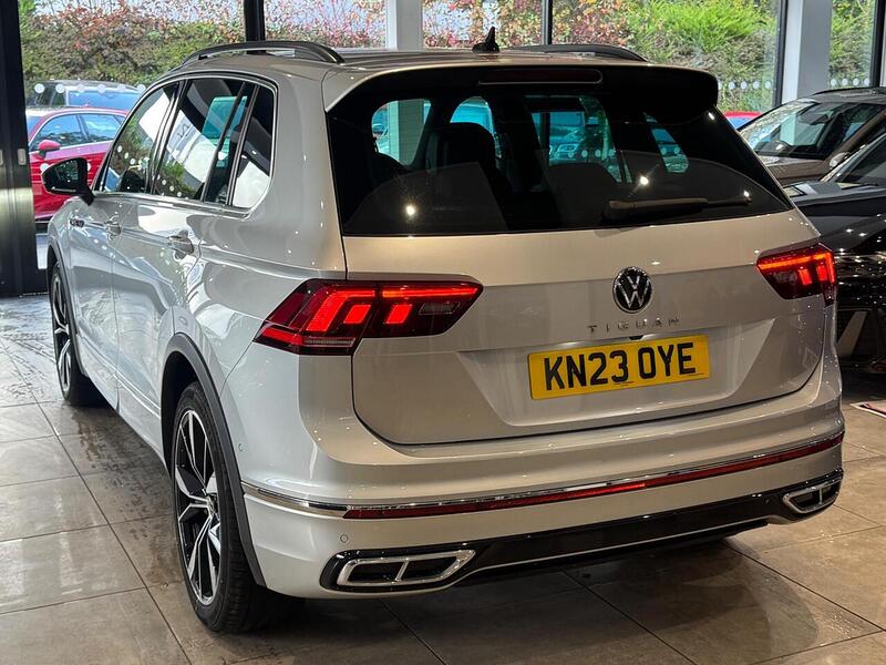 Volkswagen Tiguan 2.0 TDI R-Line SUV 5dr Diesel DSG Euro 6 (s/s) (150 ps) - U6043