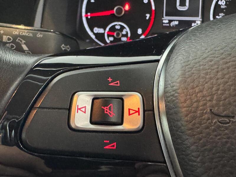 Volkswagen Polo 1.0 TSI SE Hatchback 5dr Petrol Manual Euro 6 (s/s) (95 ps) - U6055