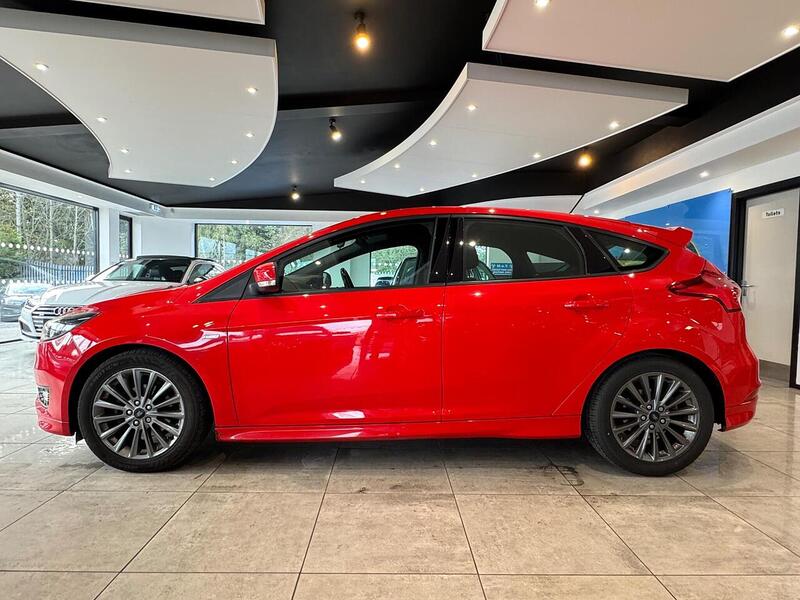 Ford Focus 1.5 TDCi ST-Line Hatchback 5dr Diesel Manual Euro 6 (s/s) (120 ps) - U6060