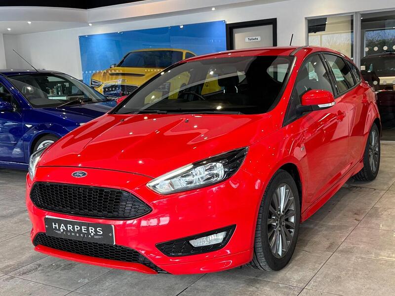 Ford Focus 1.5 TDCi ST-Line Hatchback 5dr Diesel Manual Euro 6 (s/s) (120 ps) - U6060
