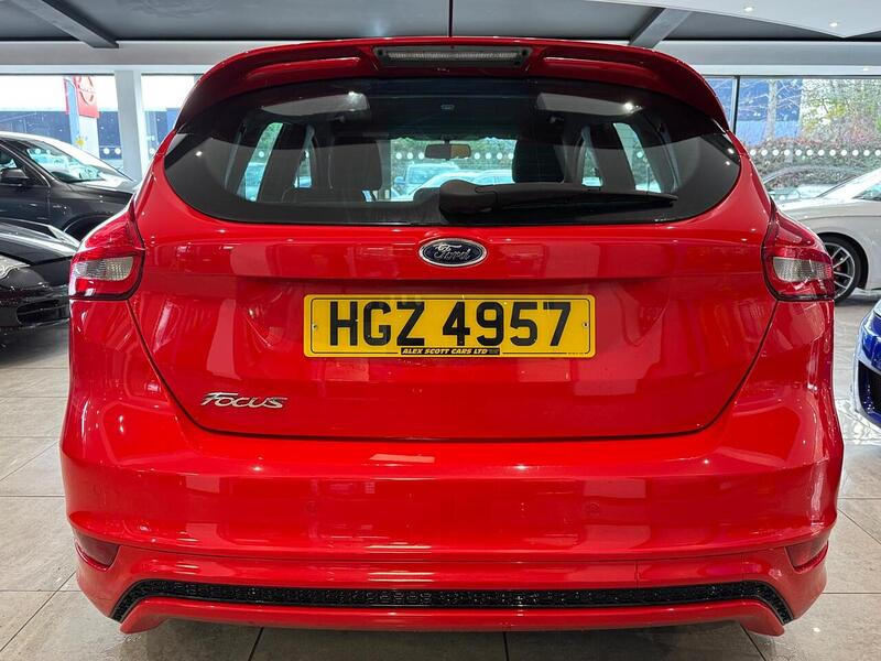 Ford Focus 1.5 TDCi ST-Line Hatchback 5dr Diesel Manual Euro 6 (s/s) (120 ps) - U6060
