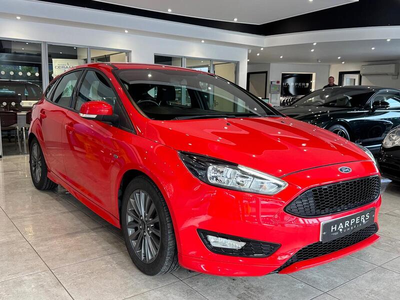 Ford Focus 1.5 TDCi ST-Line Hatchback 5dr Diesel Manual Euro 6 (s/s) (120 ps) - U6060