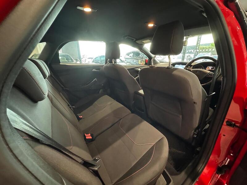 Ford Focus 1.5 TDCi ST-Line Hatchback 5dr Diesel Manual Euro 6 (s/s) (120 ps) - U6060