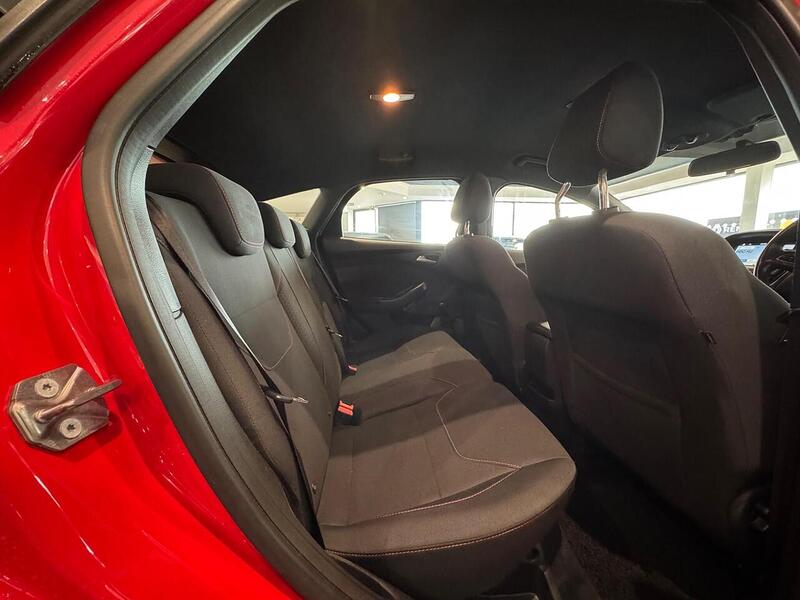 Ford Focus 1.5 TDCi ST-Line Hatchback 5dr Diesel Manual Euro 6 (s/s) (120 ps) - U6060