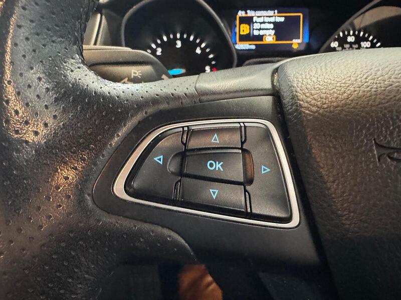 Ford Focus 1.5 TDCi ST-Line Hatchback 5dr Diesel Manual Euro 6 (s/s) (120 ps) - U6060