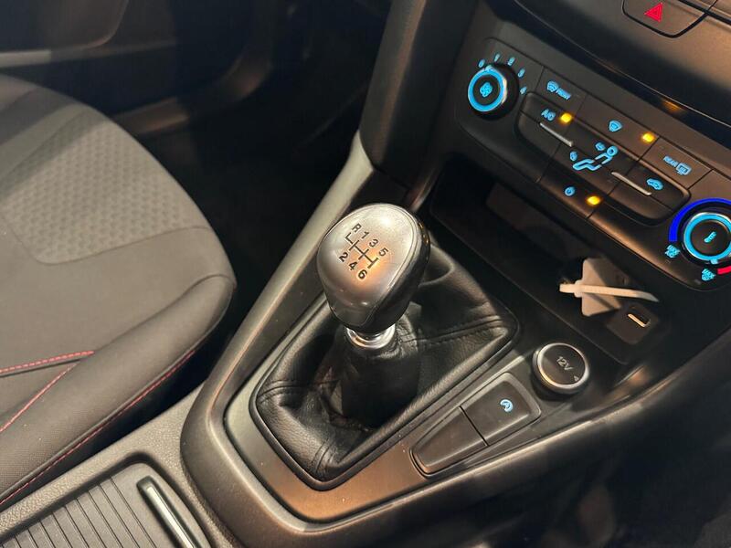 Ford Focus 1.5 TDCi ST-Line Hatchback 5dr Diesel Manual Euro 6 (s/s) (120 ps) - U6060