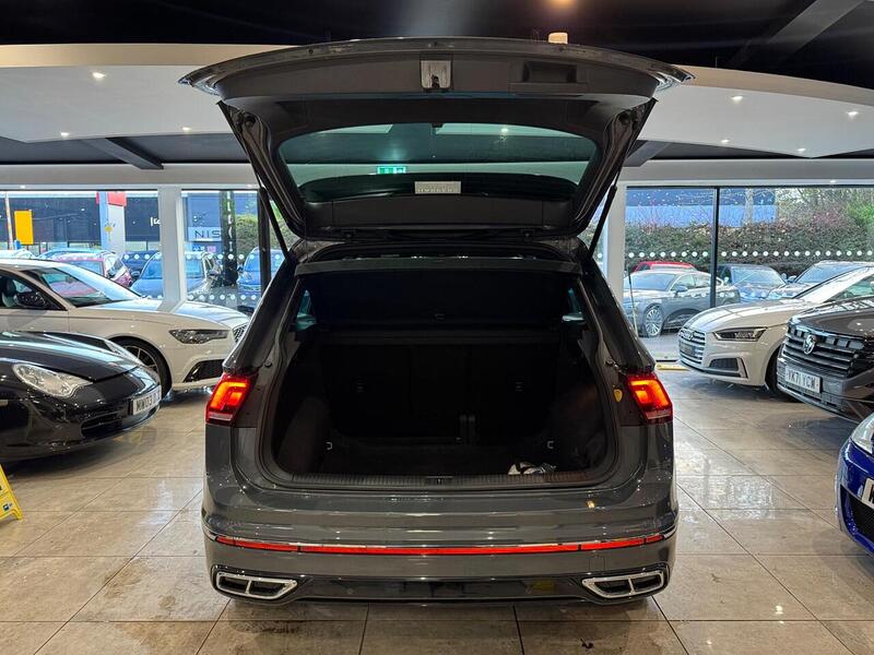 Volkswagen Tiguan 2.0 TDI R-Line SUV 5dr Diesel DSG 4Motion Euro 6 (s/s) (200 ps) - U6065