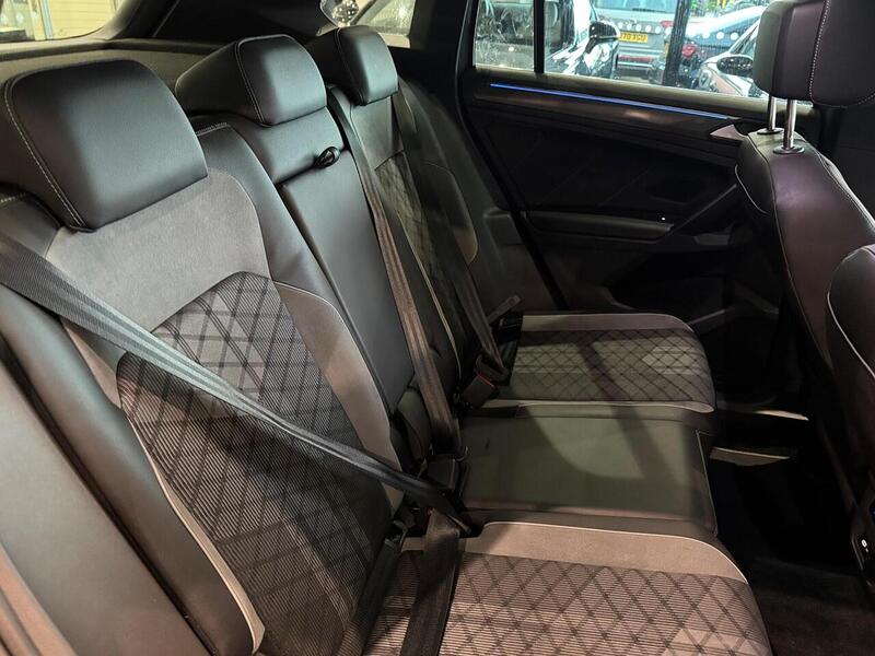 Volkswagen Tiguan 2.0 TDI R-Line SUV 5dr Diesel DSG 4Motion Euro 6 (s/s) (200 ps) - U6065