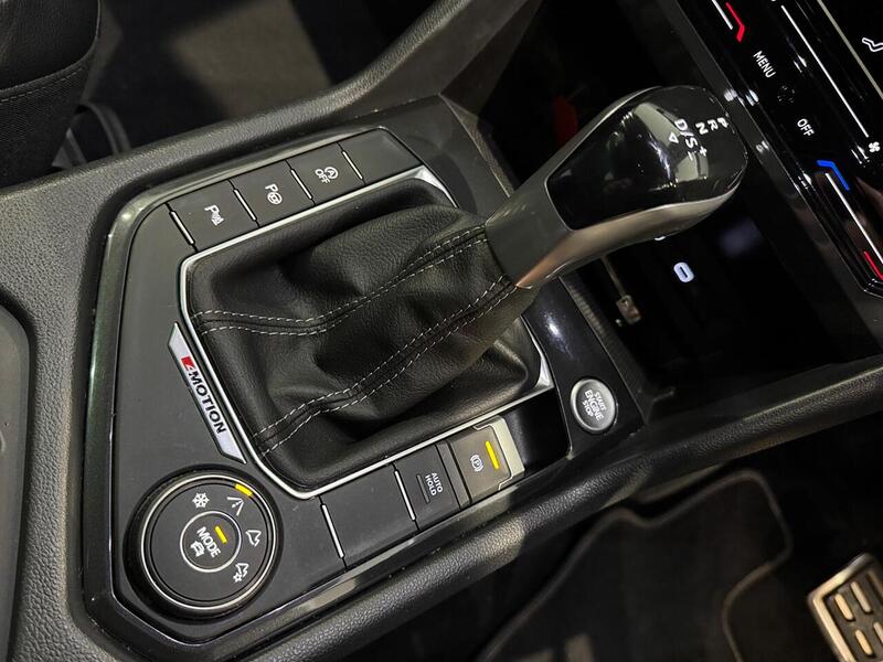 Volkswagen Tiguan 2.0 TDI R-Line SUV 5dr Diesel DSG 4Motion Euro 6 (s/s) (200 ps) - U6065